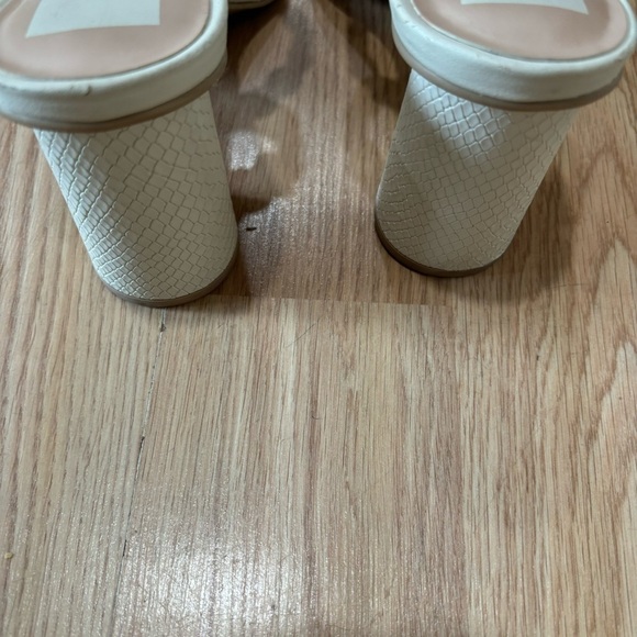 Dolce Vita Women’s Ashby Heels‎ In Ivory - Picture 6 of 8